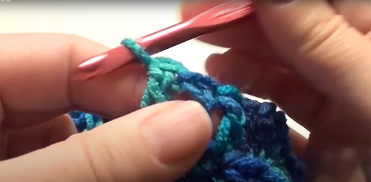 15 Free messy bun hat crochet Patterns with tutorial