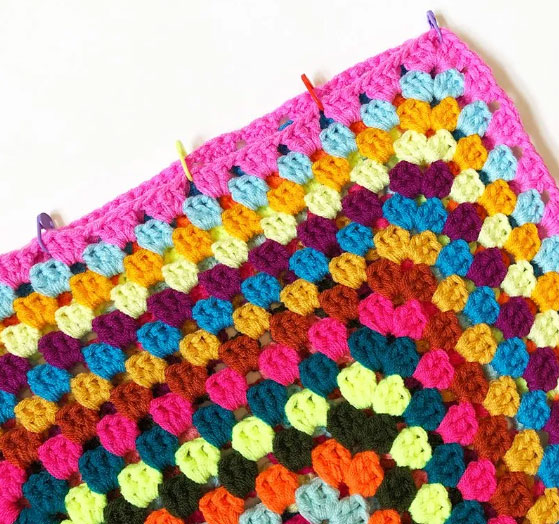 Details of the crocheted pillow