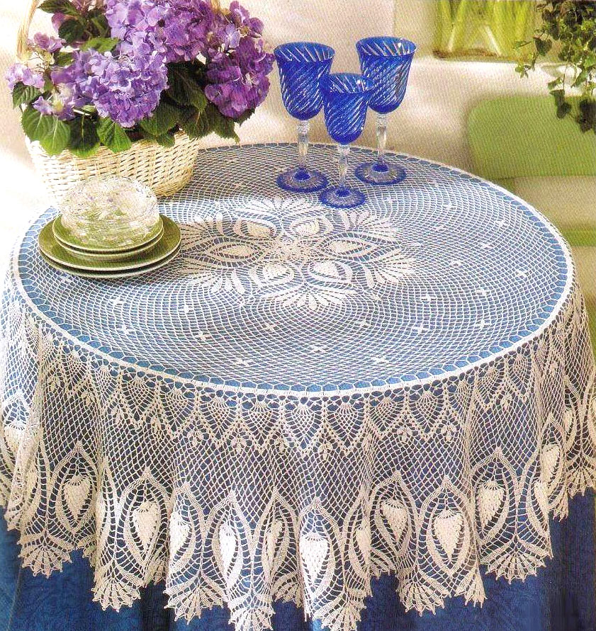 Tablecloth crochet of pinaples
