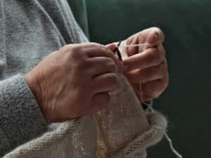 Learn to Knit: The Ultimate Beginner’s Guide