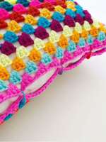 Crochet Granny Squares for pillows: Comfortable rooms with beautiful crochets